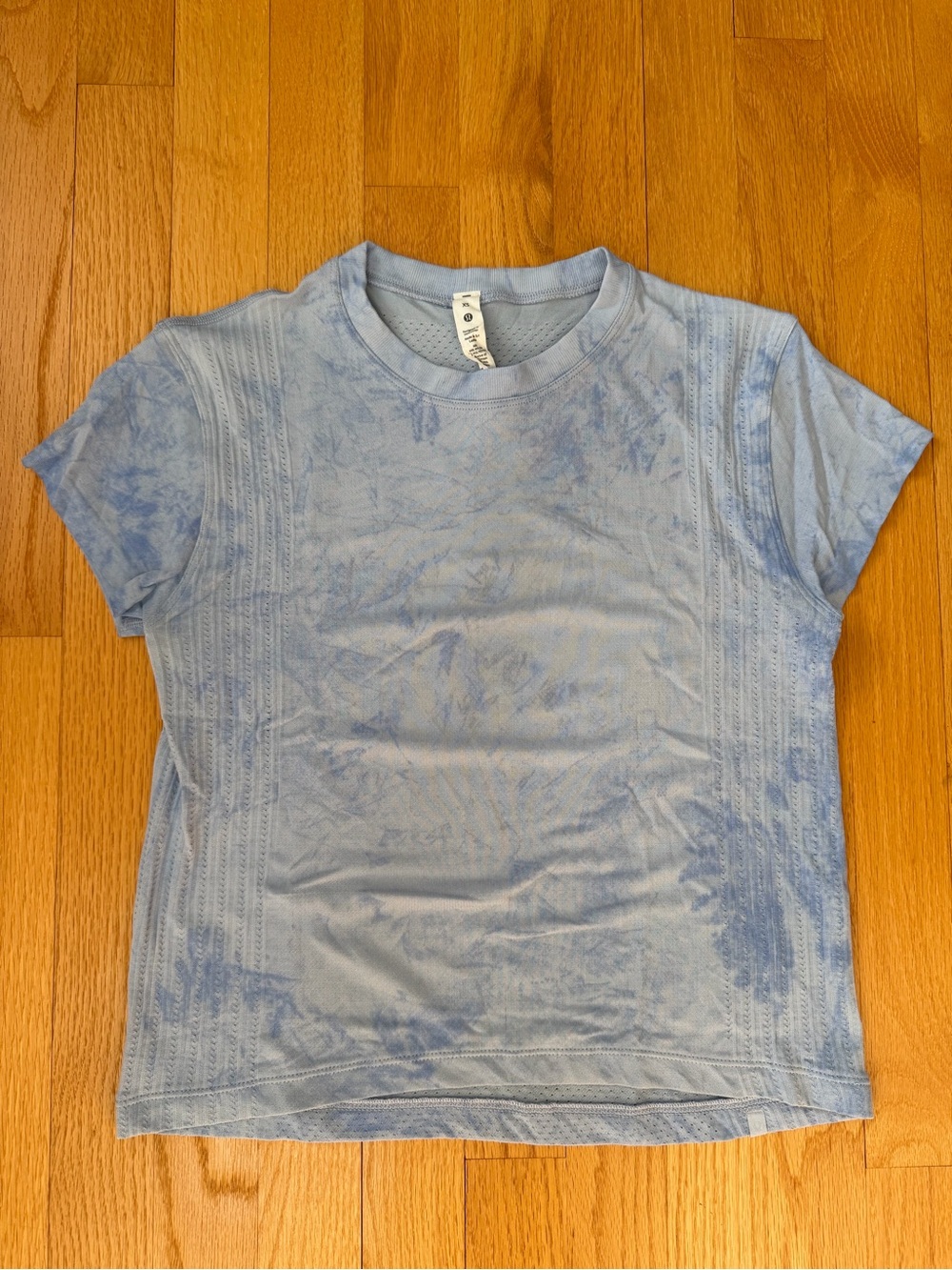 Lululemon Train to Be Mesh Breathable Short Sleeve Blue Tie Dye